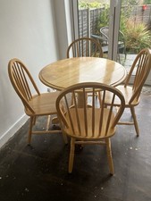 Round Kitchen/Dining Table and